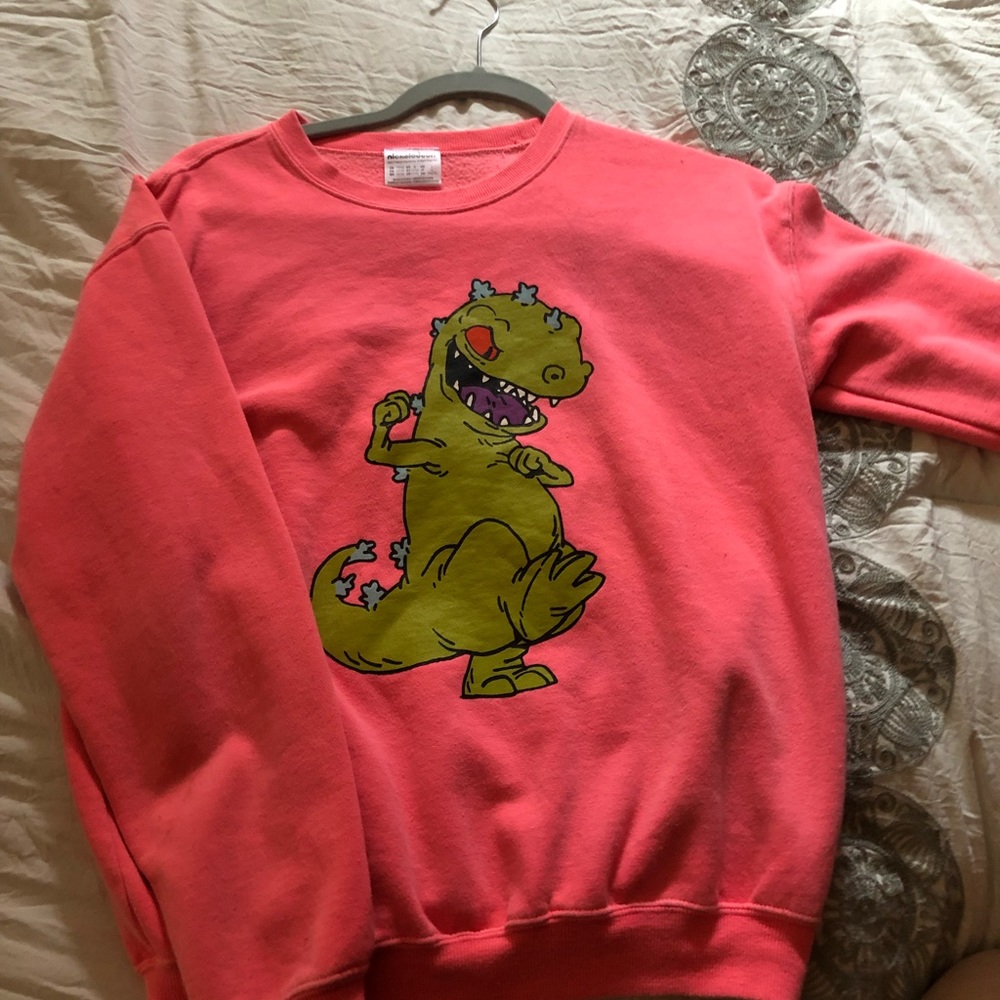 I am selling a Sweatshirt